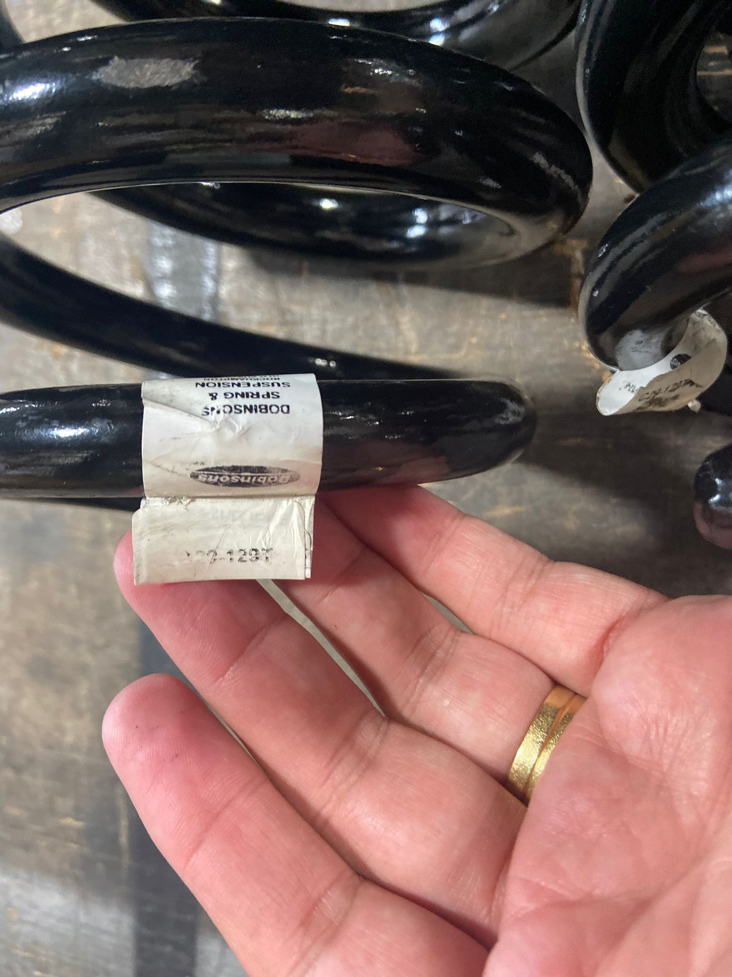 DOBINSONS SRATCH AND DENT COIL SPRINGS PAIR (BLACK) - C29-129TB