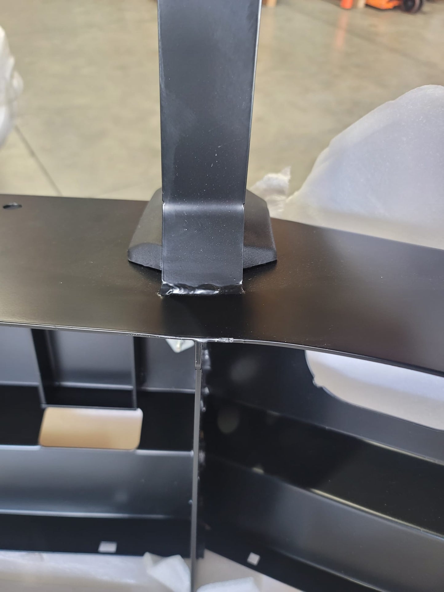 Dobinsons Sratch and Dent 4x4 Black Deluxe Bull Bar Toyota 2nd Gen Tundra (2007-2021)(BU59-5558) - BU59-5558