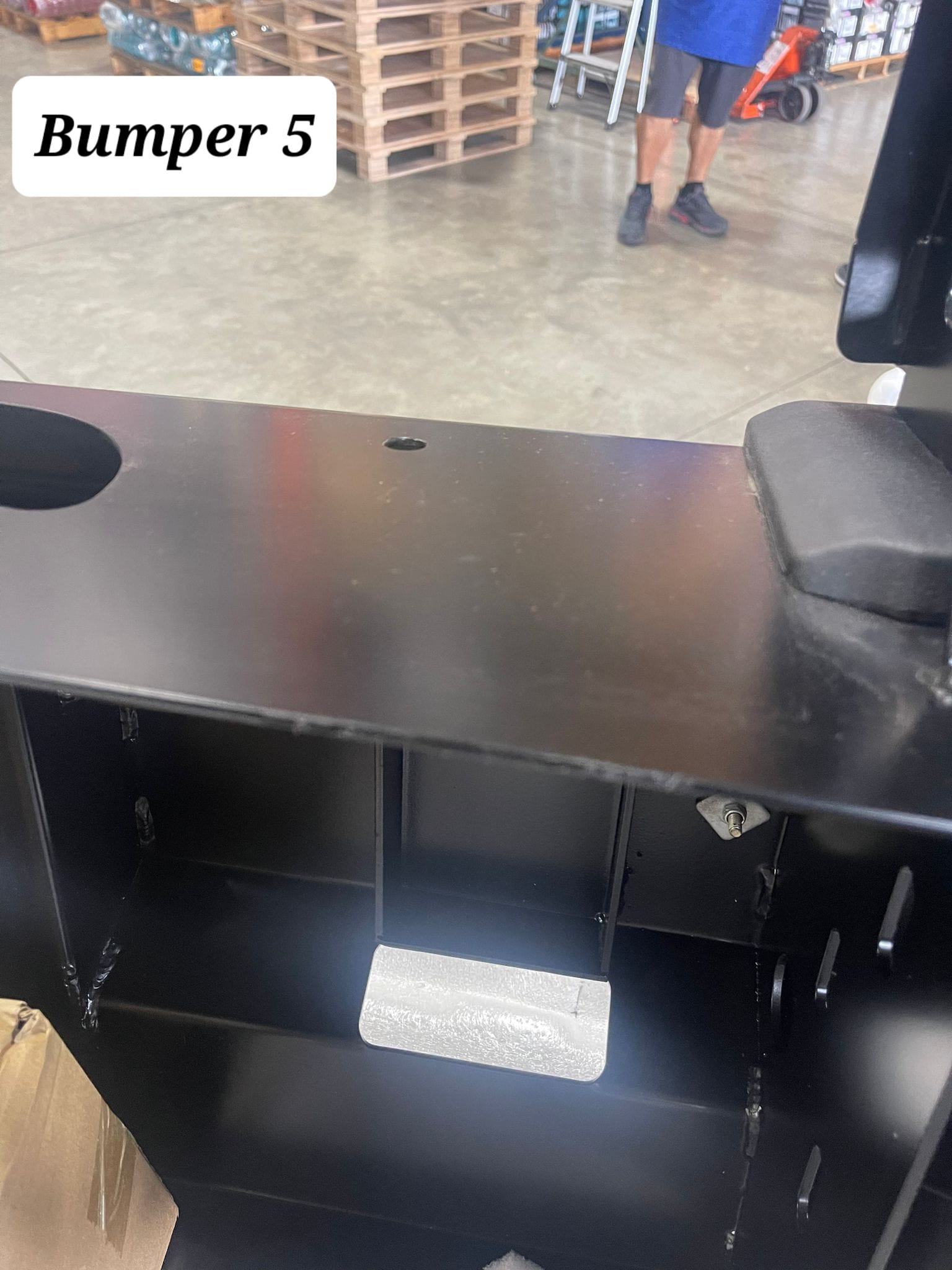 Dobinsons Sratch and Dent 4x4 Black Deluxe Bull Bar Toyota 2nd Gen Tundra (2007-2021)(BU59-5558) - BU59-5558