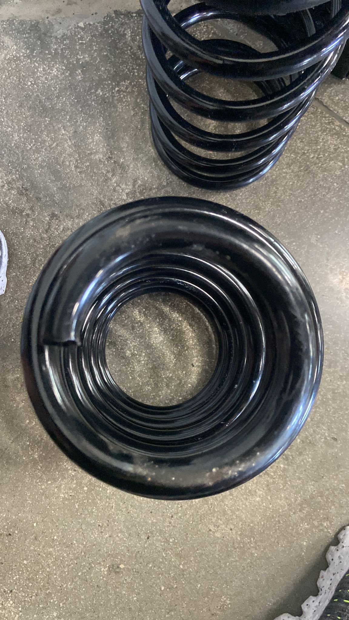 DOBINSONS SCRATCH AND DENT COIL SPRINGS PAIR (BLACK) - C59-323B