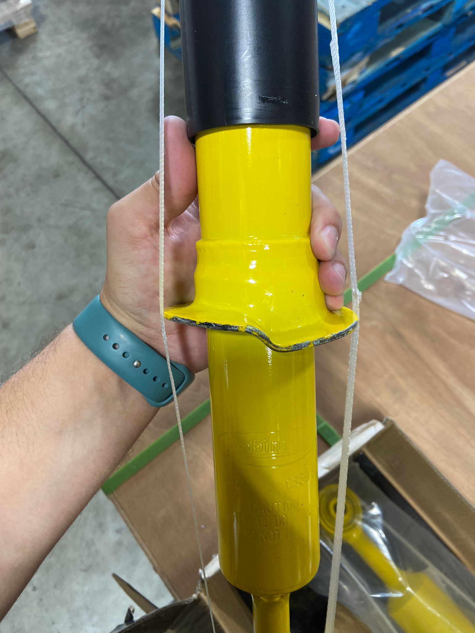 DOBINSONS SCRATCH AND DENT GAS STRUT - EXTENDED TRAVEL - GS59-574